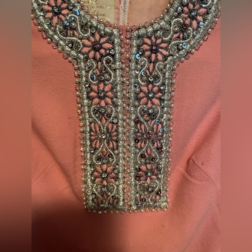 VTG 1960’s 100% Wool Rhinestone Tunic Dress! MAKE AN OFFER! - Picture 5 of 5